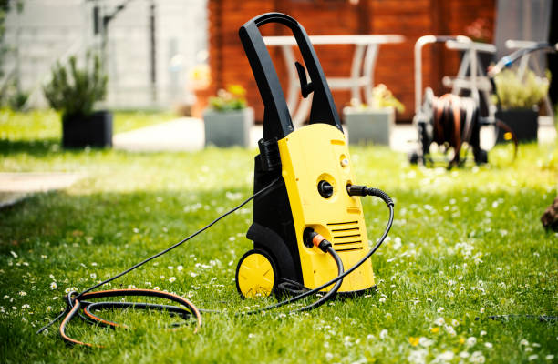 Best Driveway Pressure Washing  in Anamosa, IA